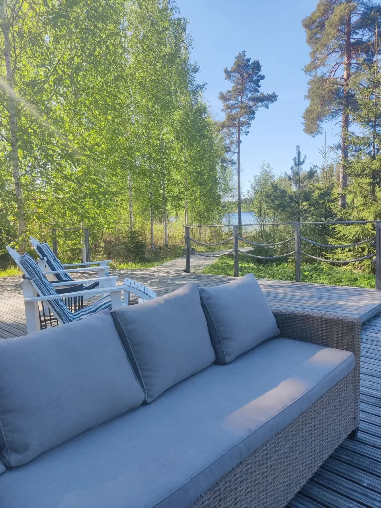 Hämeenniemen huvila Karl terassi ja terassikalusteet