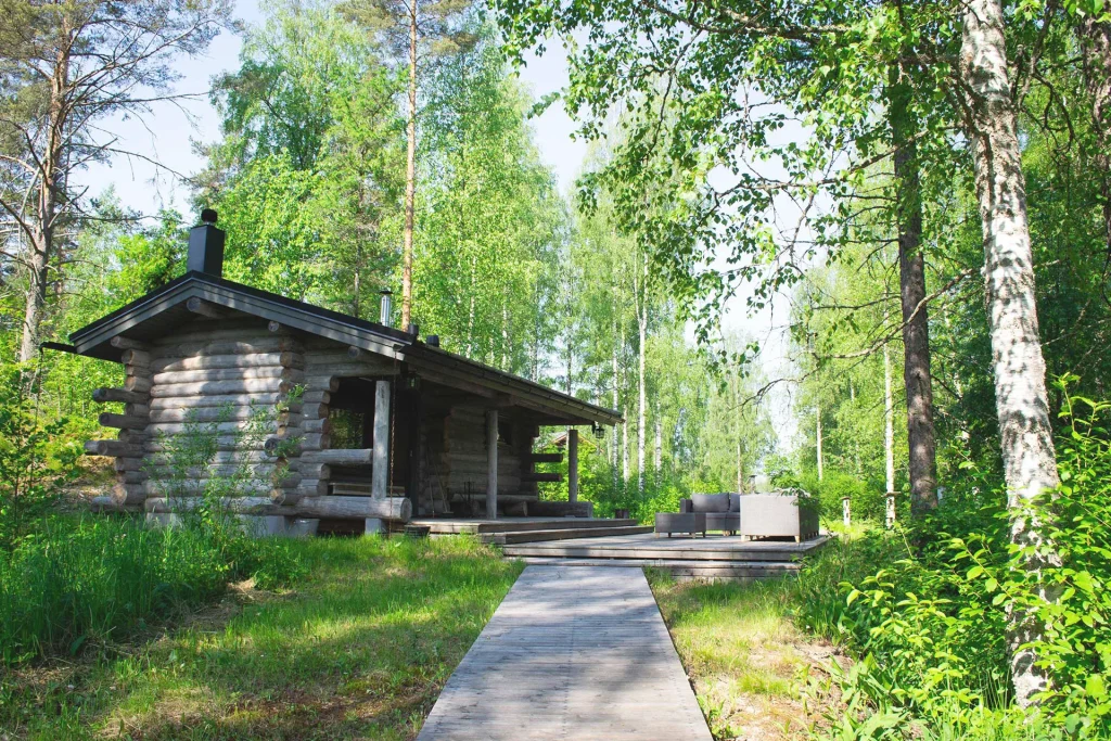 Hämeenniemen Kuorekosken rantasauna ulkoa