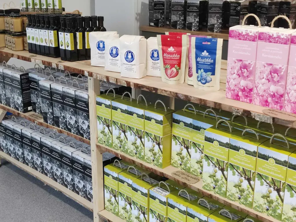 Lähituotteita Hämeenniemen tilapuodin hyllyllä