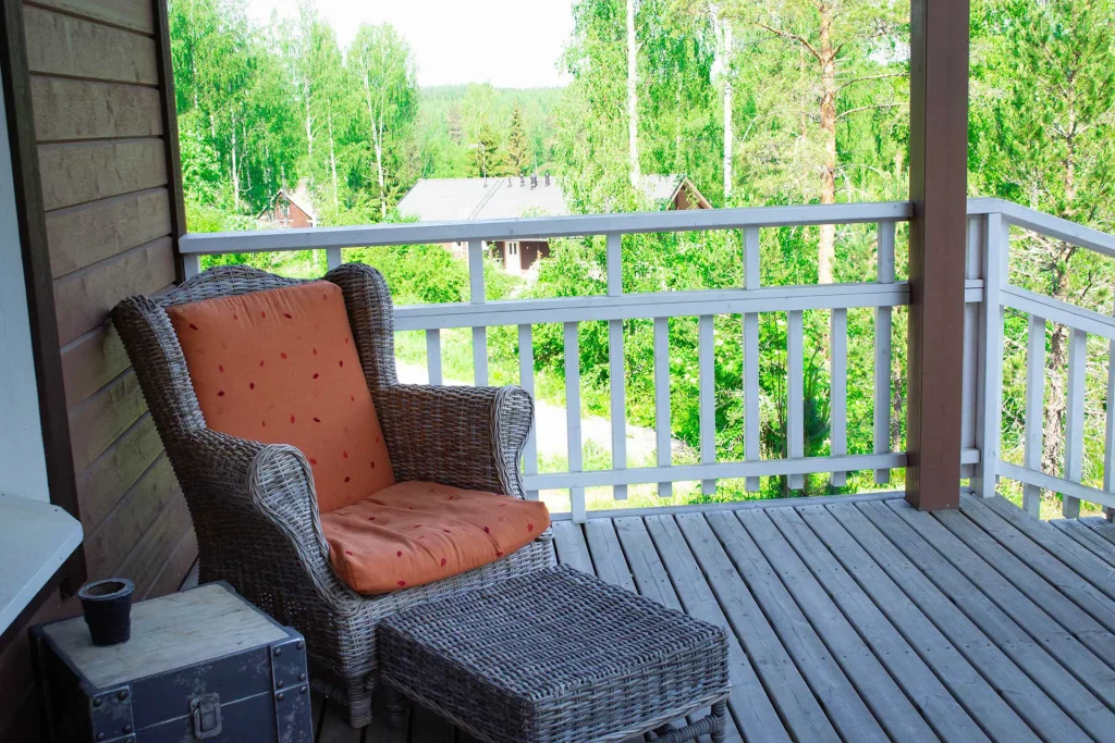 Hämeenniemen huvila Villa Ester terassin kalustoa