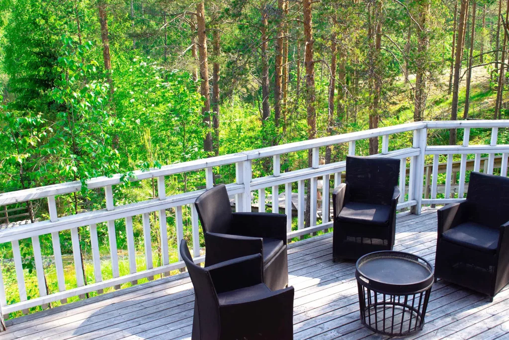 Hämeenniemen huvila Villa Ester terassin kalustoa